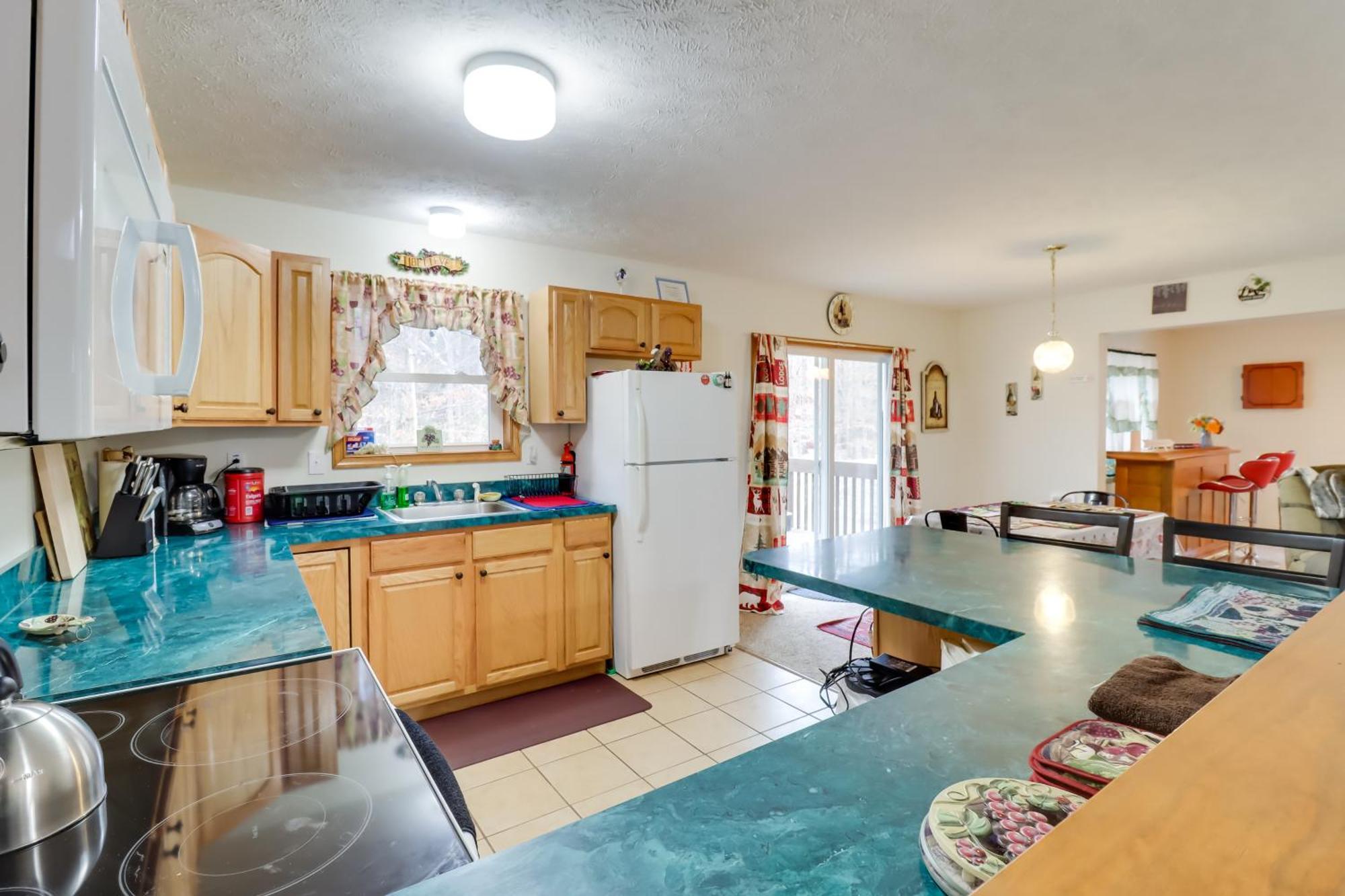 Pet-Friendly Pocono Lake Oasis With Hot Tub! Exterior foto
